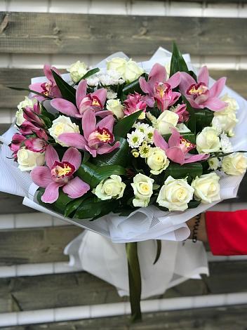 Букет цветов из: Розы и Хризантемы в Благодарном