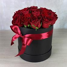 Цветочная композиция из Розы в шляпной коробке в Благодарном