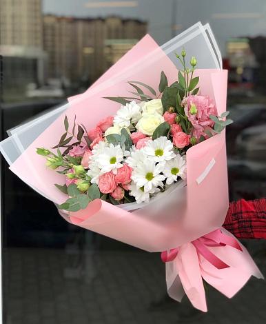 Букет цветов из: Розы, Лизиантусы и Хризантемы в Благодарном
